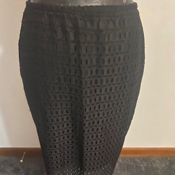 Lane Bryant Black eyelet back zip pencil skirt, size 14 - Picture 1 of 5